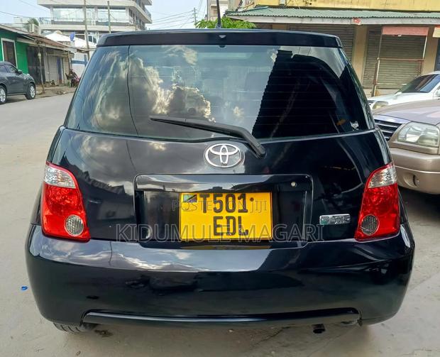 Toyota IST 2004 Black