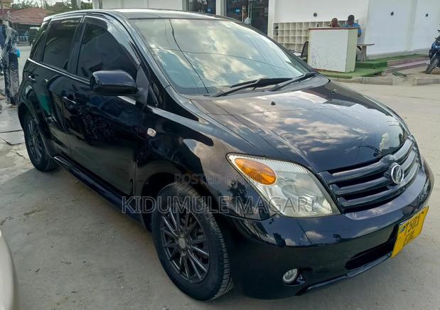 Toyota IST 2004 Black