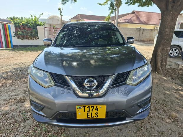 Nissan X-Trail 2014 Gray