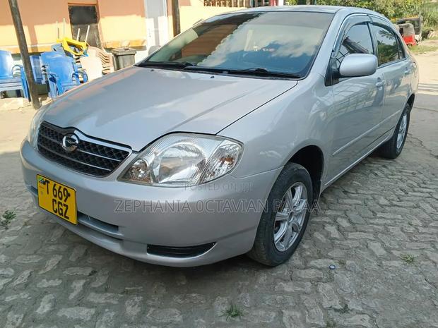 Toyota Corolla 2004 Silver
