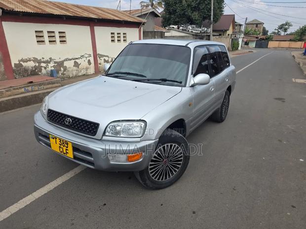 Toyota RAV4 1999 Silver