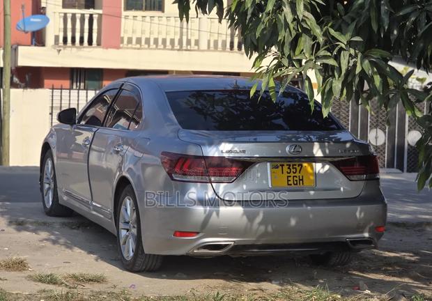Lexus LS 2013 Silver