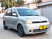 Toyota Sienta 2005 Silver for sale