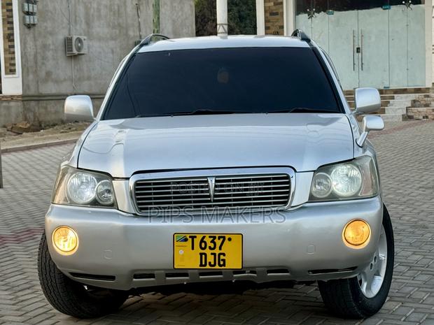 Toyota Kluger 2004 Silver