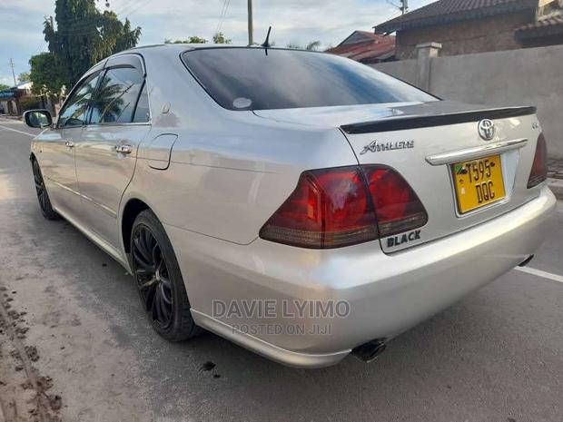 Toyota Crown 2005 Silver