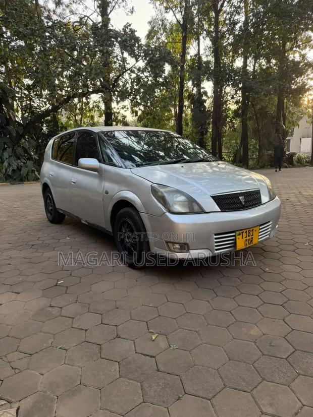 Toyota Opa 2002 Silver