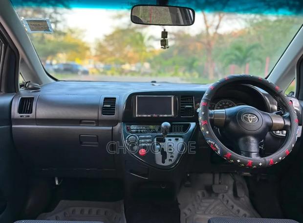 Toyota Wish 2006 Pearl