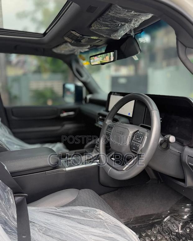 Toyota Land Cruiser Prado 2024 Pearl