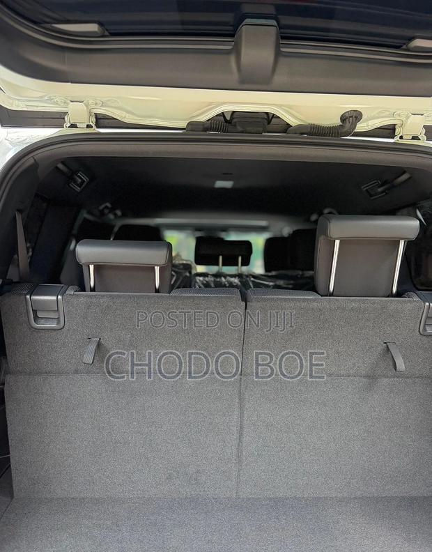 Toyota Land Cruiser Prado 2024 Pearl