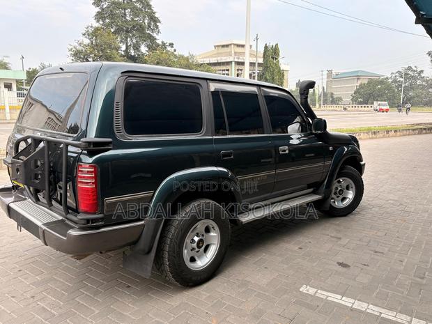 Toyota Land Cruiser 90 1997 Green