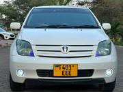 Toyota IST 2005 White for sale
