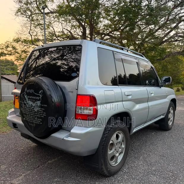 Mitsubishi Pajero 2004 Silver