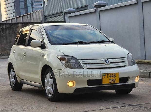 Toyota IST 2003 White