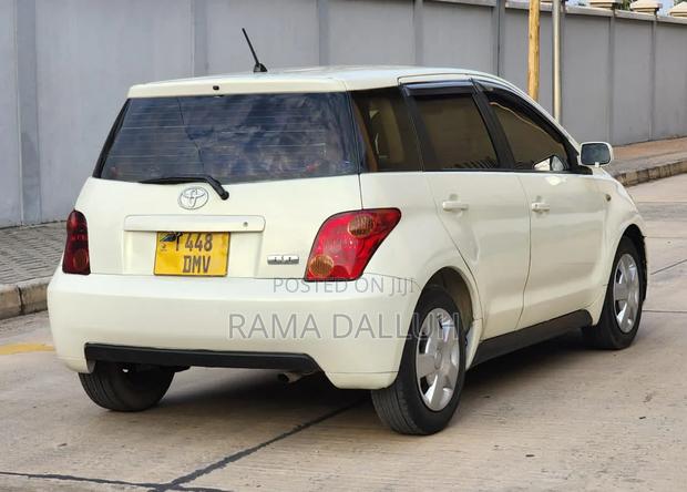 Toyota IST 2003 White