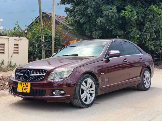 Mercedes-Benz C-Class 2008 Maroon