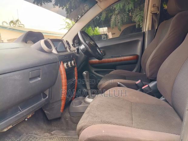 Toyota IST 2004 Silver