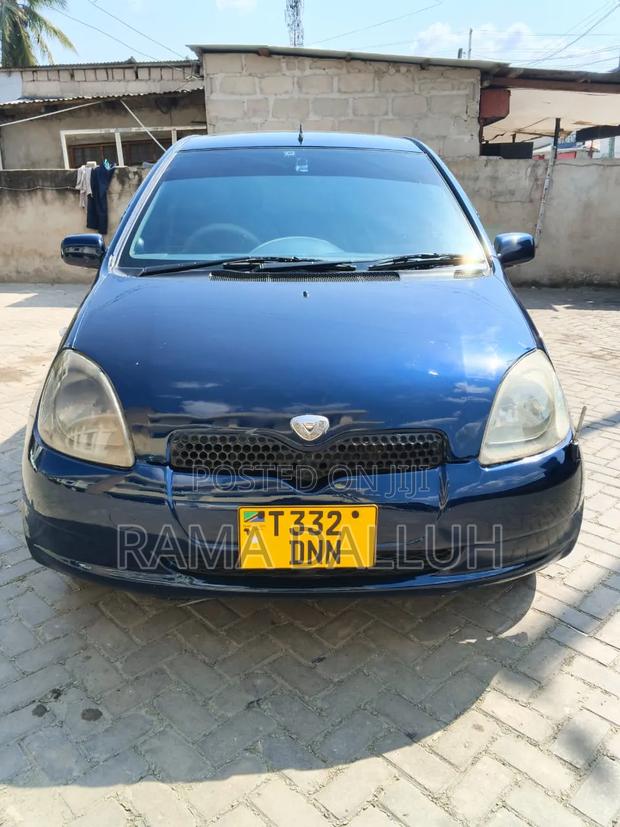 Toyota Vitz 2001 Blue