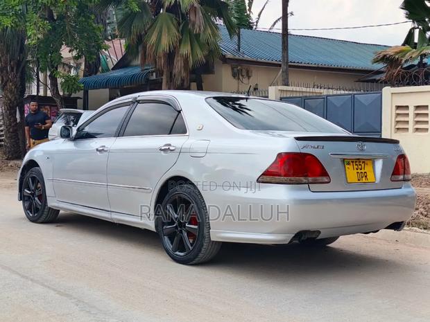 Toyota Crown Royale 2005 Silver