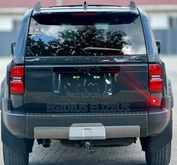 Toyota Land Cruiser Prado 2024 Gray