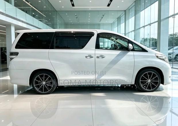 Toyota Alphard 2009 White