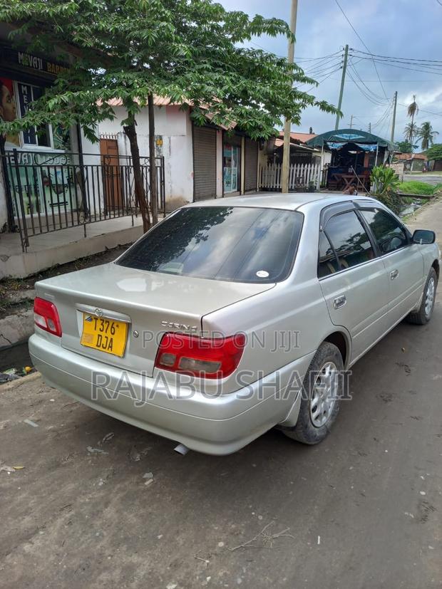Toyota Caldina 2001 Silver