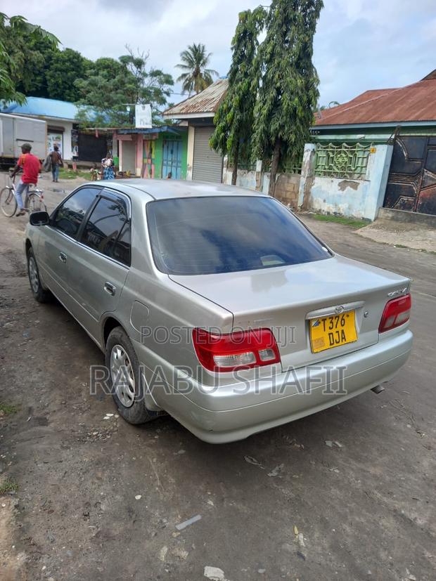 Toyota Caldina 2001 Silver