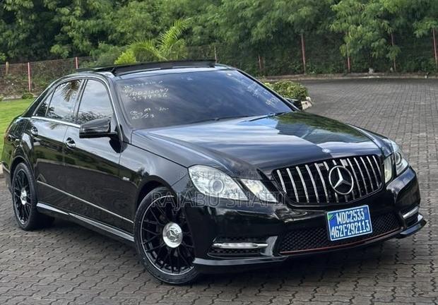 Mercedes-Benz E350 2012 Black