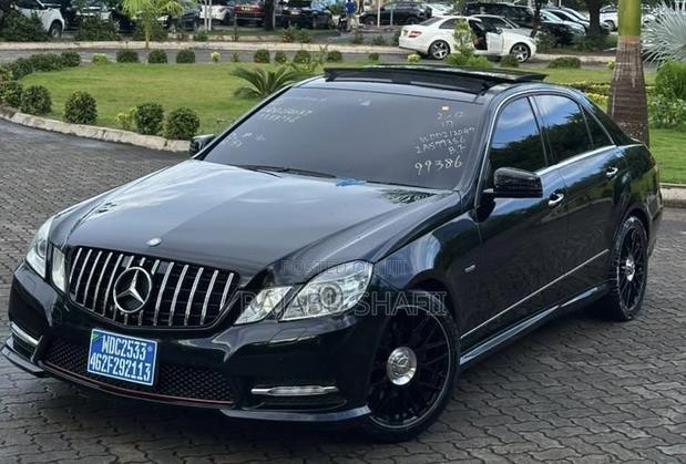 Mercedes-Benz E350 2012 Black