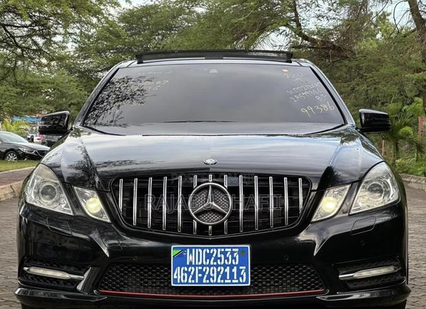 Mercedes-Benz E350 2012 Black