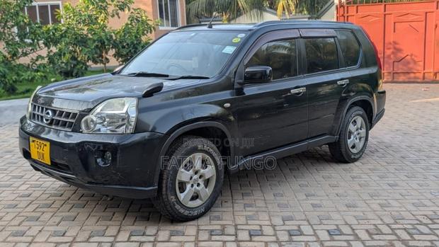 Nissan X-Trail 2.0 Petrol XE 2010 Black