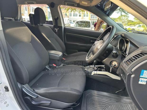 Mitsubishi RVR 2010 White