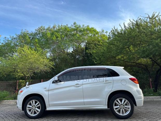 Mitsubishi RVR 2010 White