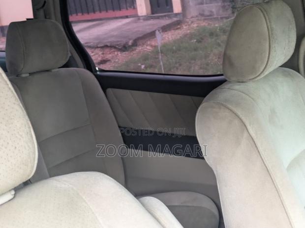 Toyota Alphard 2005 Pearl