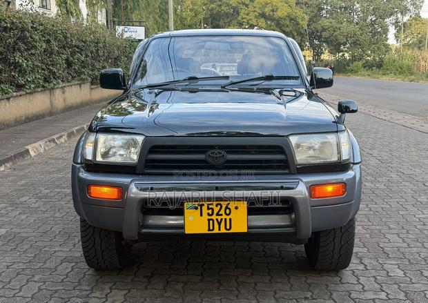 Toyota Hilux Surf 3.0DT 2001 Black