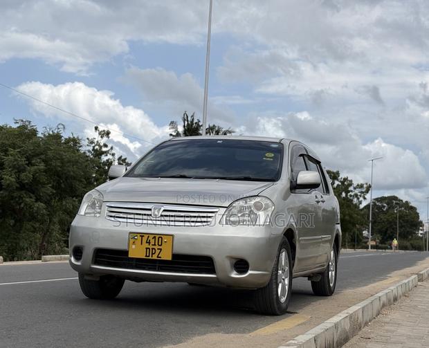 Toyota Raum 2005 Beige