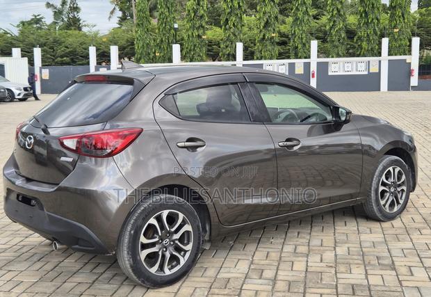 Mazda Demio 2016 Gray