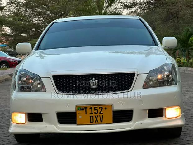 Toyota Crown 2008 White