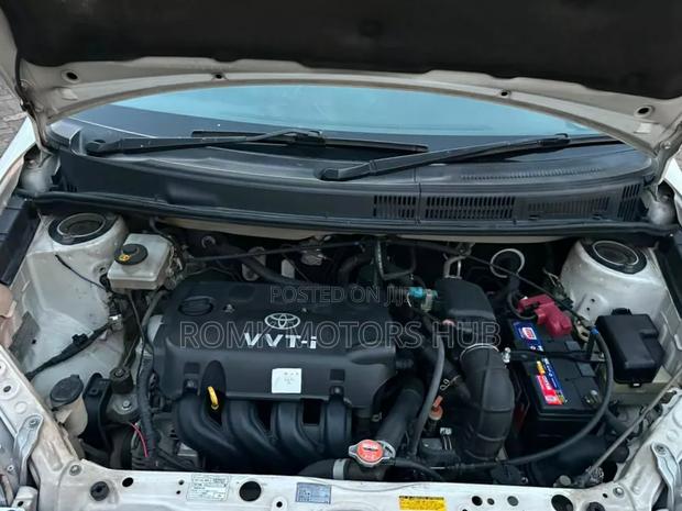 Toyota Raum 2005 White