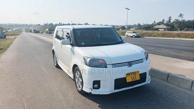 Toyota Corolla Rumion 2010 White