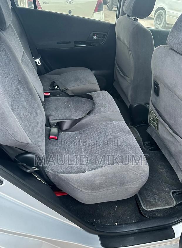 Toyota Corolla Spacio 2005 Silver