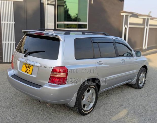 Toyota Kluger 2004 Silver