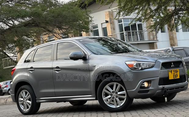 Mitsubishi RVR 2.0 2011