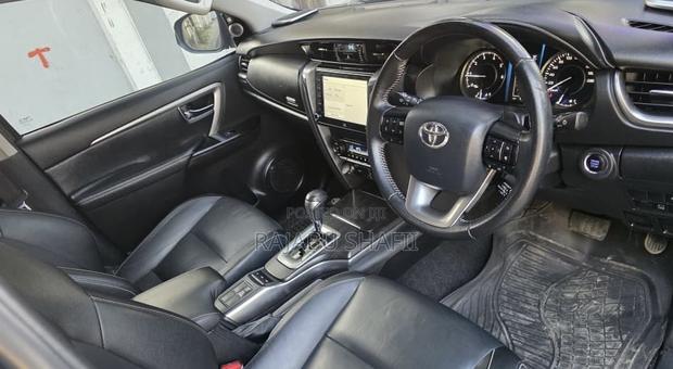 Toyota Fortuner 2.8 D AWD 2021 Green