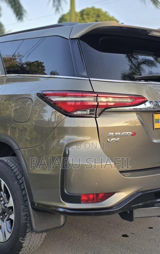 Toyota Fortuner 2.8 D AWD 2021 Green