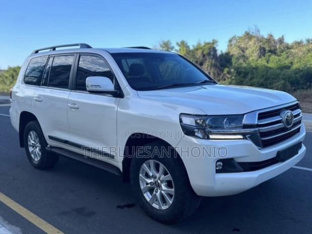 Toyota Land Cruiser 2021 White