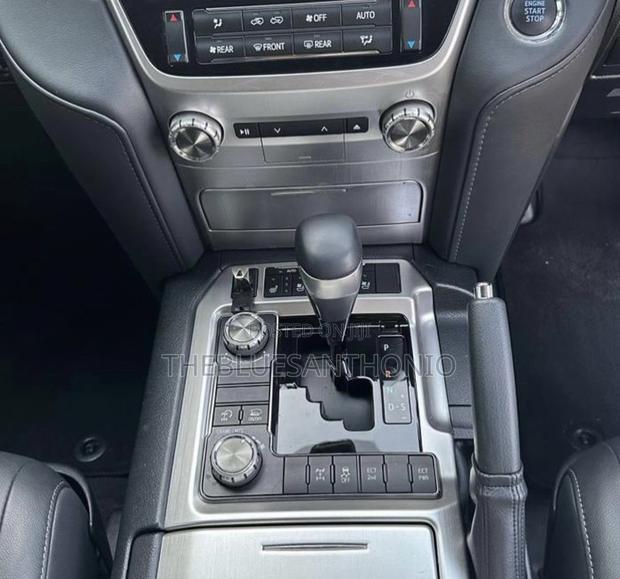 Toyota Land Cruiser 2021 White