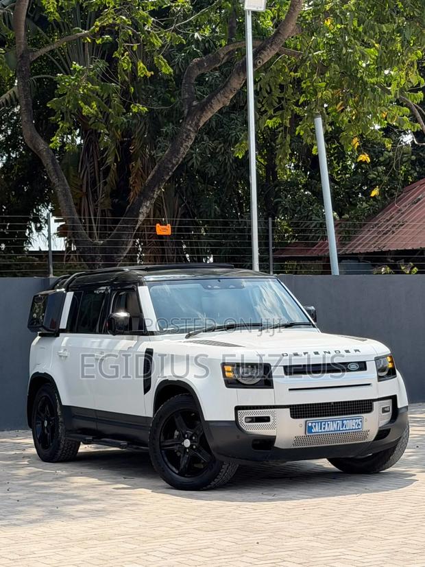 Land Rover Defender 2021 White