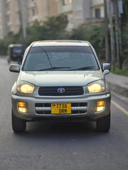 Toyota RAV4 2004 Gold for sale
