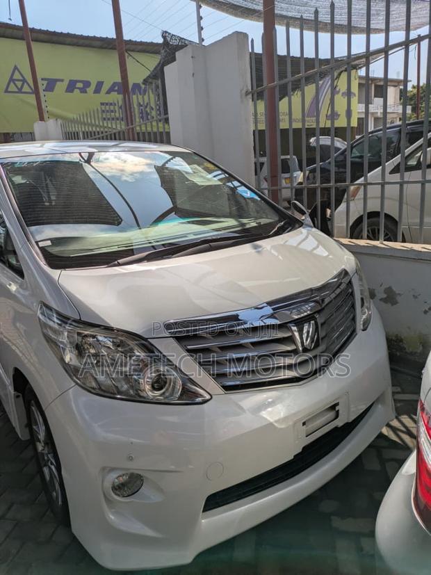 Toyota Alphard 2010 White
