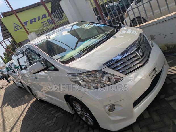 Toyota Alphard 2010 White